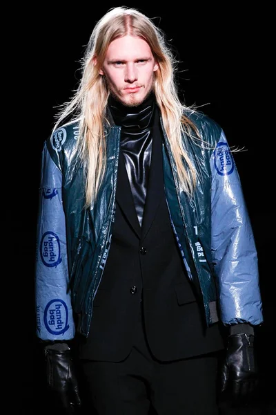 Look 38